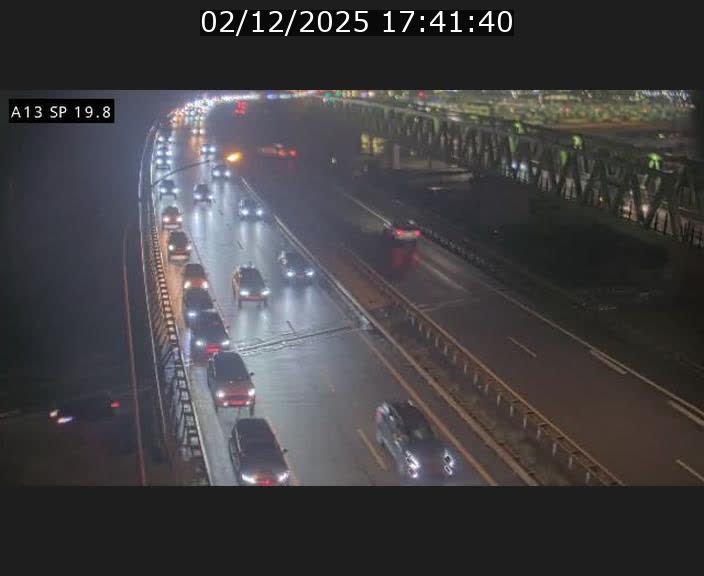 Traffic live webcam Luxembourg Croix de Bettembourg - A13 direction Esch-sur-Alzette - BK 19.8