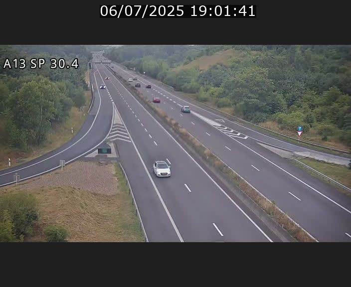 Traffic live webcam Luxembourg Altwies - A13 direction Luxembourg-ville - BK 30.4