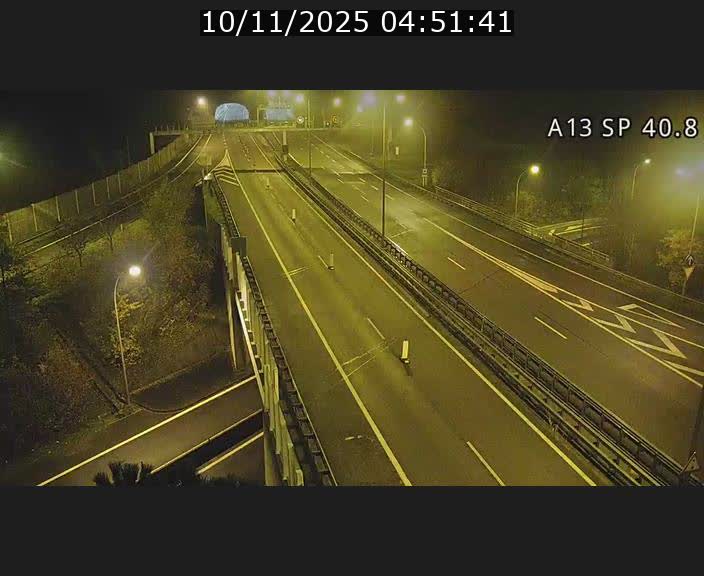Webcam avec vue sur l'entrée côté allemand du tunnel Markusbierg à Schengen. Vue orientée vers le tunnel et Bettembourg