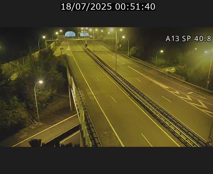 Webcam avec vue sur l'entrée côté allemand du tunnel Markusbierg à Schengen. Vue orientée vers le tunnel et Bettembourg