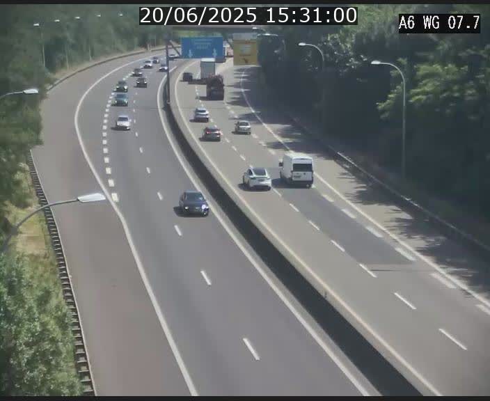 Traffic live webcam Luxembourg - Bridel - A6 - BK 7.7 - direction Belgique