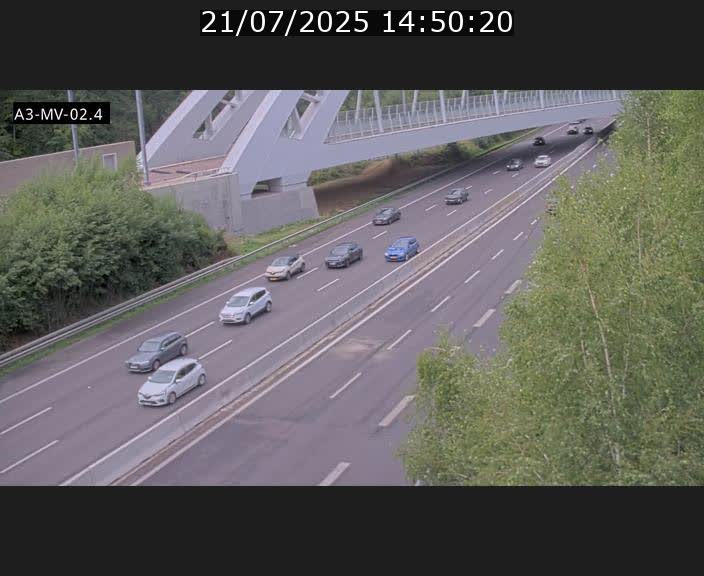 Webcam autoroute de la France (A3) au Luxembourg à Fentange, à proximité de la Croix de Gasperich. Vue orientée vers la Cloche d'Or