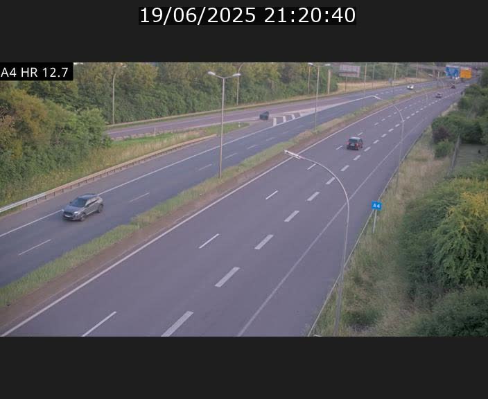 Traffic live webcam Luxembourg Esch sur Alzette - A4 - BK 12.7 - direction Esch-Belval