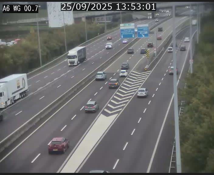 Traffic live webcam Luxembourg Croix de Cessange - A6 - BK 0.7 - direction A3 France