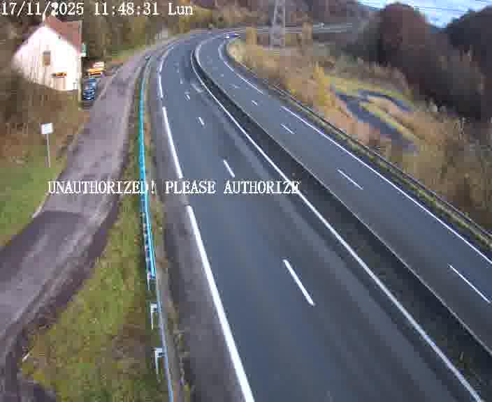 Webcam sur la D910 située dans la Côte des 4 vents. Vue orientée vers le bas, vers Saint-Avold.