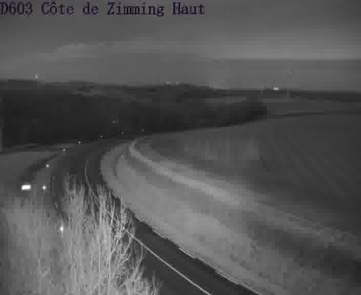 Webcam sur la D603 située en haut de la Côte de Zimming. Vue orientée vers Saint-Avold.
