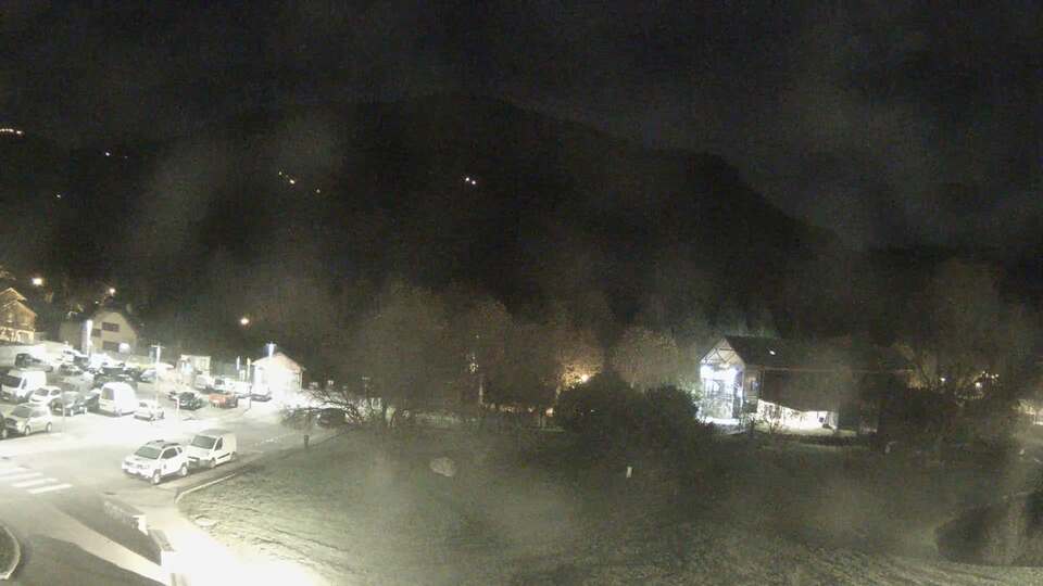 Webcam au niveau de la mairie du village du Bourg d'Oisans, aux pieds de l'Alpe d'Huez et aux portes du parc des Écrins