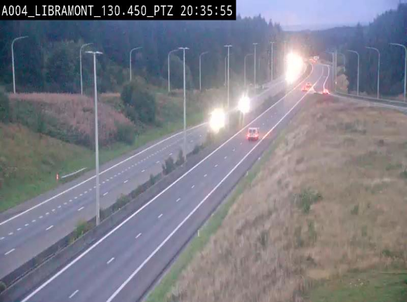 Webcam E411 à hauteur de la sortie 25 de Libramont menant vers Bouillon, Sedan et Reims via la N89. Vue orientée vers Bruxelles