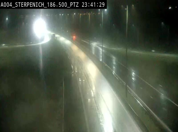 Webcam E411 à Sterpenich en Belgique près de la frontière du Luxembourg. Vue orientée vers Bruxelles