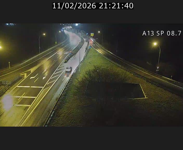 Traffic live webcam Luxembourg Jonction Lankelz - A13 direction Pétange - BK 8.7 