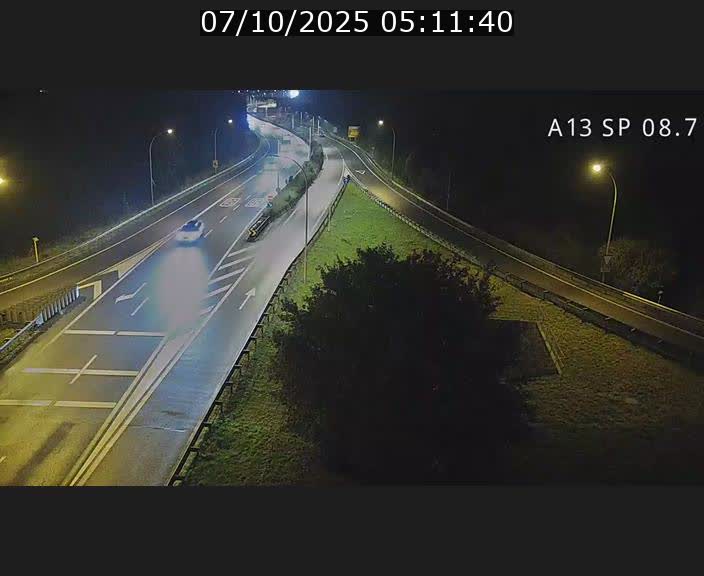 Traffic live webcam Luxembourg Jonction Lankelz - A13 direction Pétange - BK 8.7 