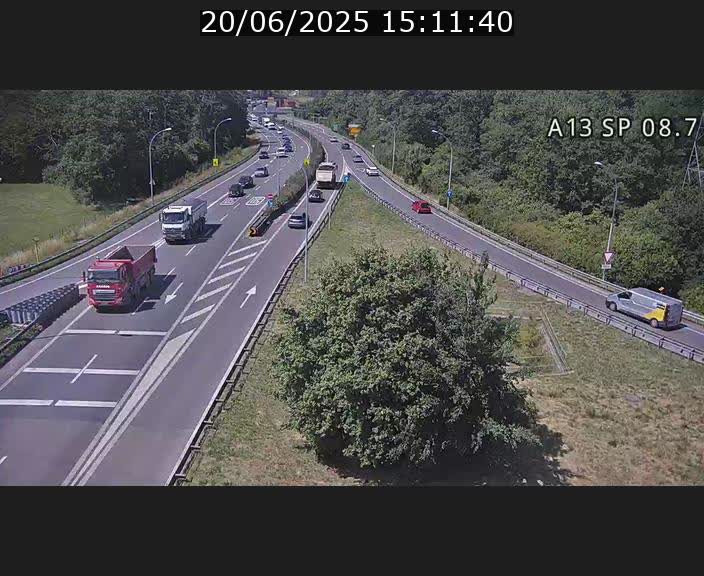 Traffic live webcam Luxembourg Jonction Lankelz - A13 direction Pétange - BK 8.7 