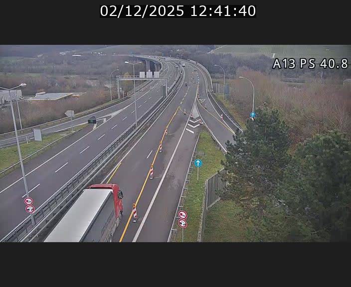 Webcam autoroute A13 à la sortie est du tunnel Markusbierg à Schengen. Vue sur le pont de la Moselle, vers l'Allemagne