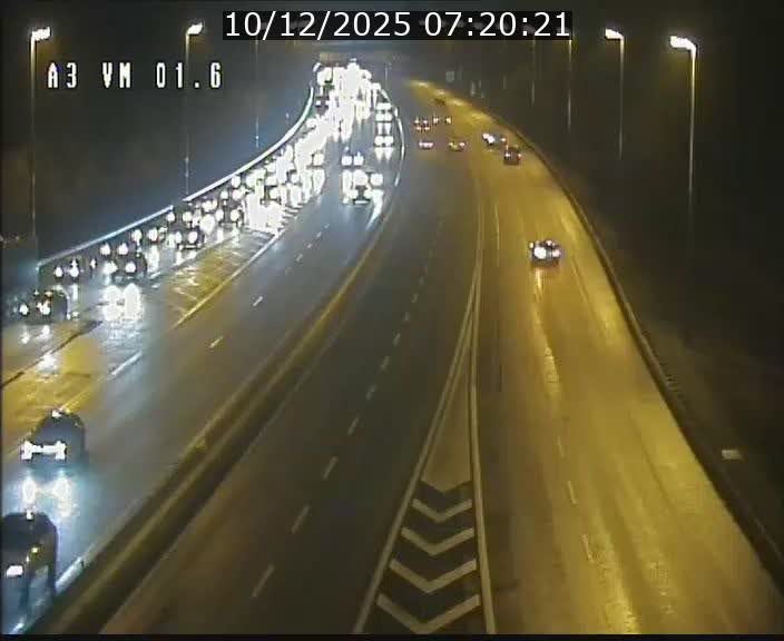 Traffic live webcam Luxembourg - Croix de Gasperich - A3 - BK 1.6 - direction France/Aire de Berchem