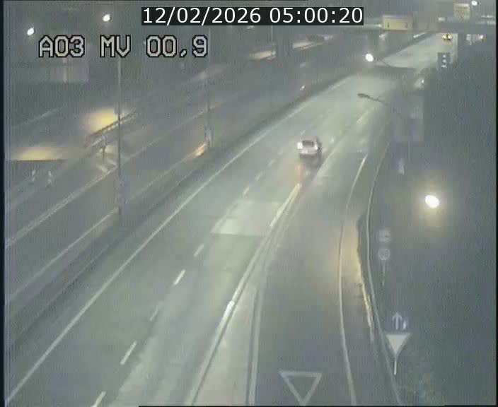 Traffic live webcam Luxembourg Croix de Gasperich - A3 - BK 0.4 - direction Luxembourg