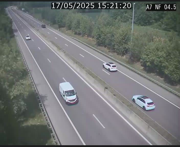 Caméra autoroute Luxembourg A7 - Passage à gibier Rëngelbour - direction Tunnel Grouft