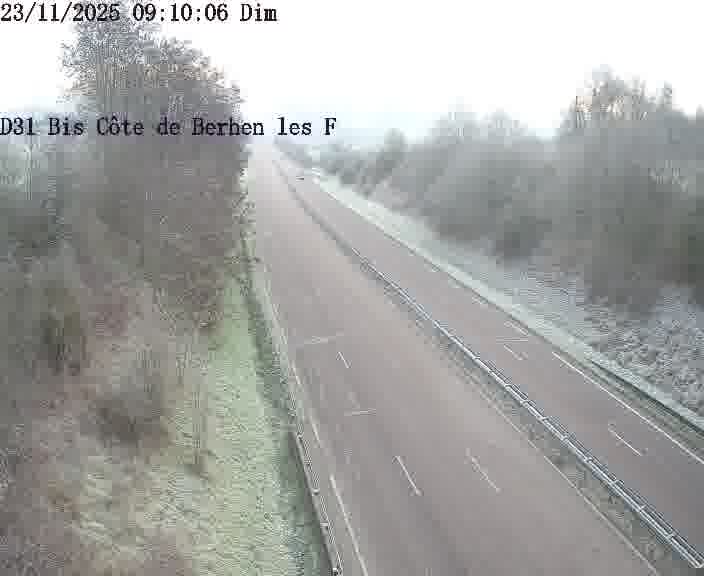 Webcam de surveillance sur D31bis (France) à Behren-lès-Forbach, cadrée vers Sarreguemines, proposant une information routière utile aux déplacements quotidiens.