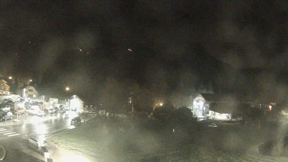 Webcam au niveau de la mairie du village du Bourg d'Oisans, aux pieds de l'Alpe d'Huez et aux portes du parc des Écrins