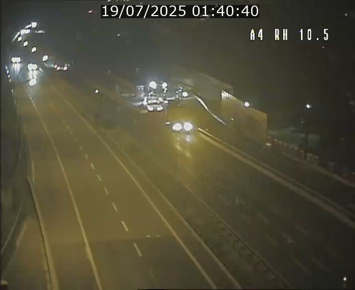 Traffic live webcam Luxembourg Pontpierre - A4 - BK 10.5 - direction Luxembourg