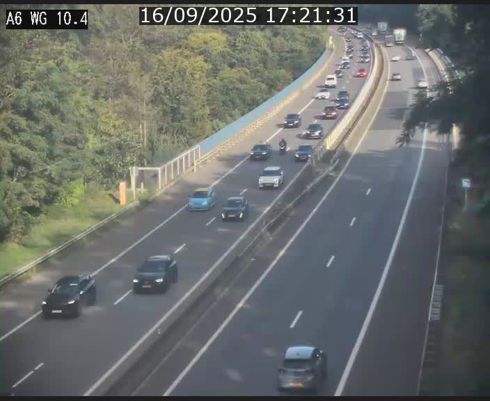 Traffic live webcam Luxembourg Mamer - A6 - BK 10.4 - direction Luxembourg/France/Allemagne