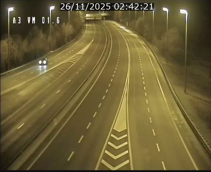 Traffic live webcam Luxembourg - Croix de Gasperich - A3 - BK 1.6 - direction France/Aire de Berchem