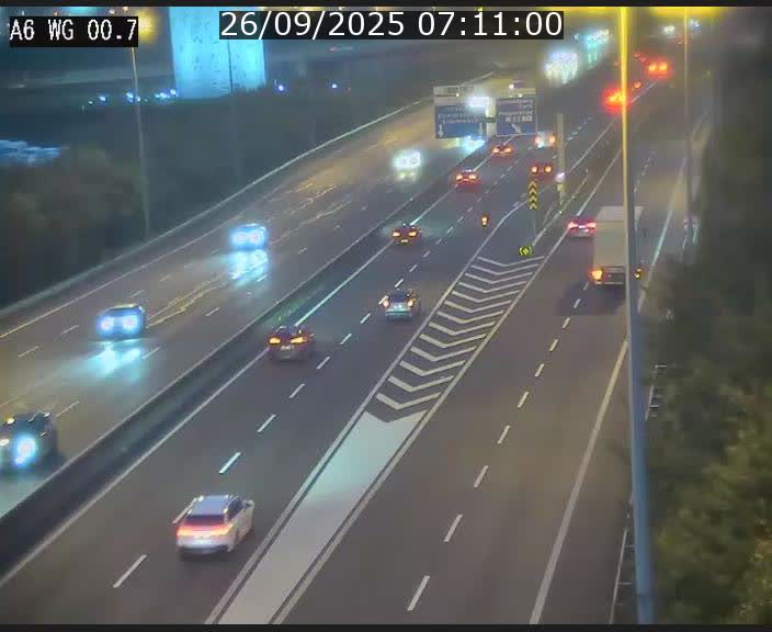 Traffic live webcam Luxembourg Croix de Cessange - A6 - BK 0.7 - direction A3 France