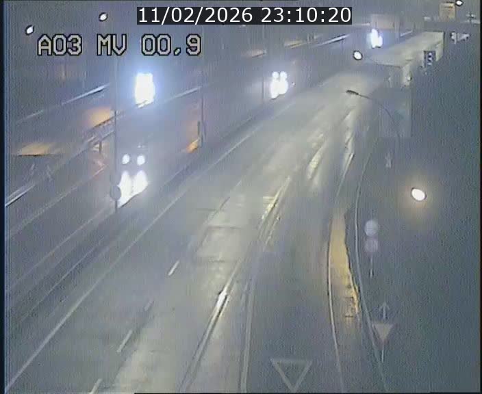 Traffic live webcam Luxembourg Croix de Gasperich - A3 - BK 0.4 - direction Luxembourg