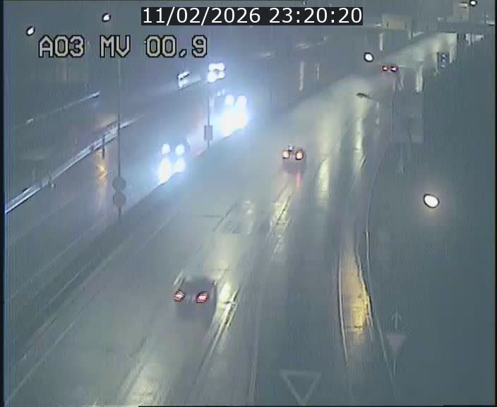 Traffic live webcam Luxembourg Croix de Gasperich - A3 - BK 0.4 - direction Luxembourg