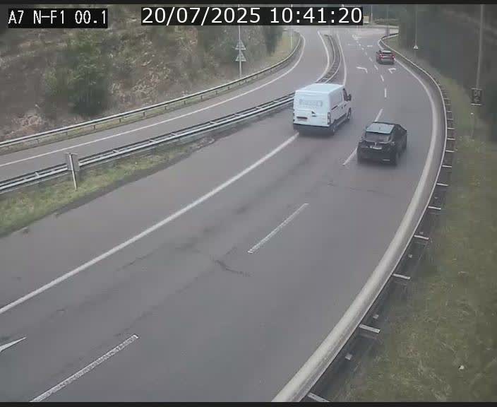 Webcam autoroute Luxembourg A7 située dans la sortie 1 Waldhof, vers la N11, avant le Tunnel Stafelter