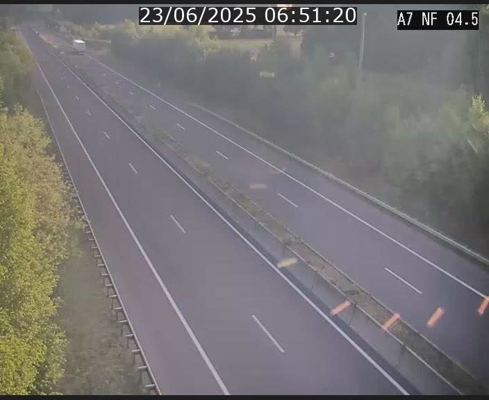Caméra autoroute Luxembourg A7 - Passage à gibier Rëngelbour - direction Tunnel Grouft