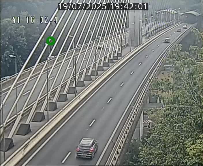 Traffic live webcam Luxembourg Sandweiler - A1 direction Luxembourg-ville - BK 2.4
