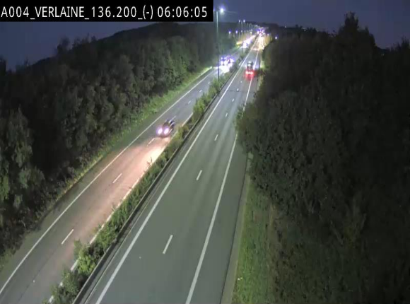 Webcam sur l'E411 à hauteur du pont surplombant la N40, à proximité de la sortie 26 Verlaine - Libramont-Chevigny. Vue orientée vers Namur