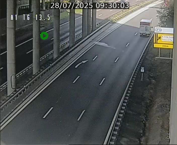 Traffic live webcam Luxembourg Senningen - A1 direction Luxembourg - BK 13.5