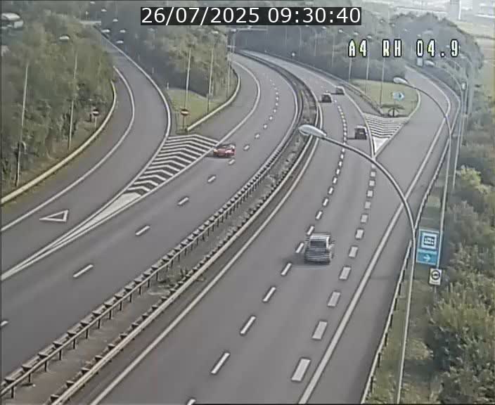 Traffic live webcam Luxembourg Leudelange - A4 - BK 4.9 - direction Luxembourg