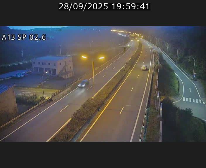 Traffic live webcam Luxembourg Sanem - A13 direction Pétange - BK 2.6