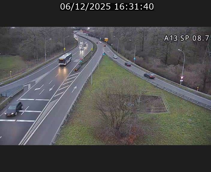 Traffic live webcam Luxembourg Jonction Lankelz - A13 direction Pétange - BK 8.7