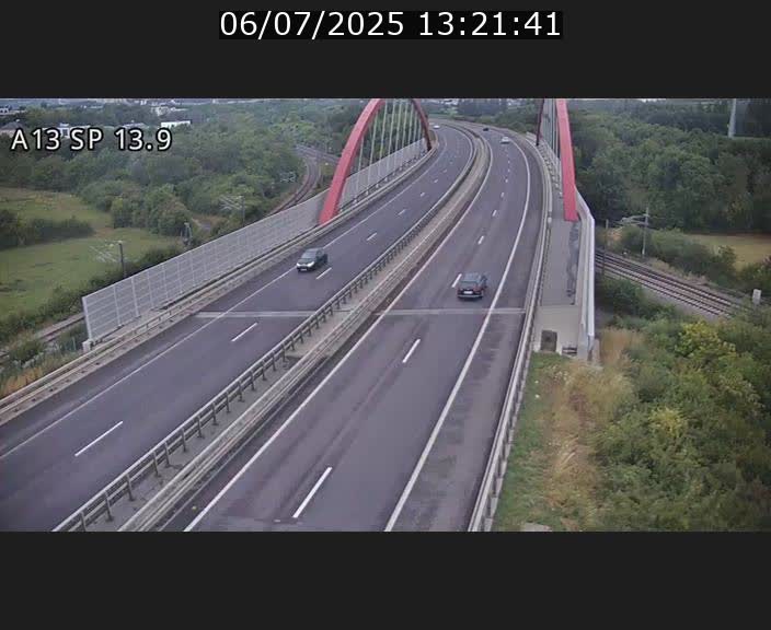 Traffic live webcam Luxembourg Kayl - A13 direction Esch-sur-Alzette/Luxembourg-ville - BK 13.9