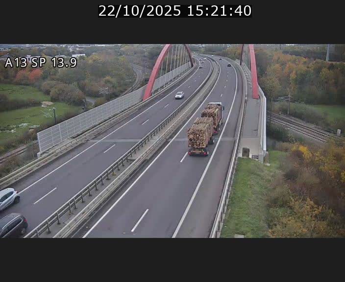 Traffic live webcam Luxembourg Kayl - A13 direction Esch-sur-Alzette/Luxembourg-ville - BK 13.9