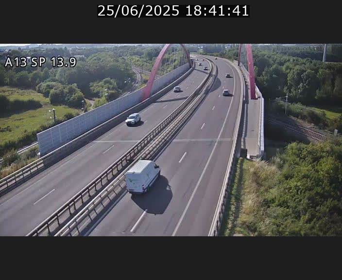 Traffic live webcam Luxembourg Kayl - A13 direction Esch-sur-Alzette/Luxembourg-ville - BK 13.9