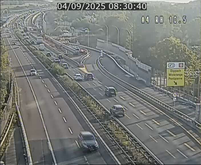 Traffic live webcam Luxembourg Pontpierre - A4 - BK 10.5 - direction Luxembourg
