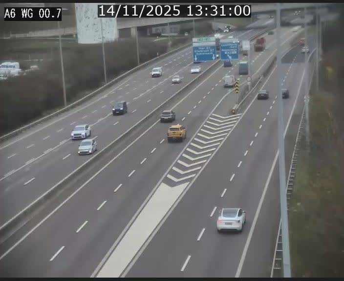 Traffic live webcam Luxembourg Croix de Cessange - A6 - BK 0.7 - direction A3 France