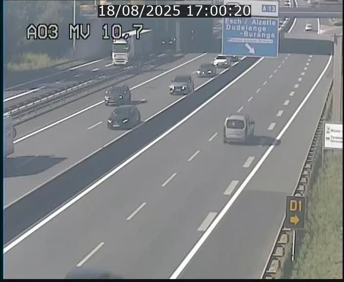 Traffic live webcam Luxembourg Croix de Bettembourg - A3 - BK 10.7 - direction France