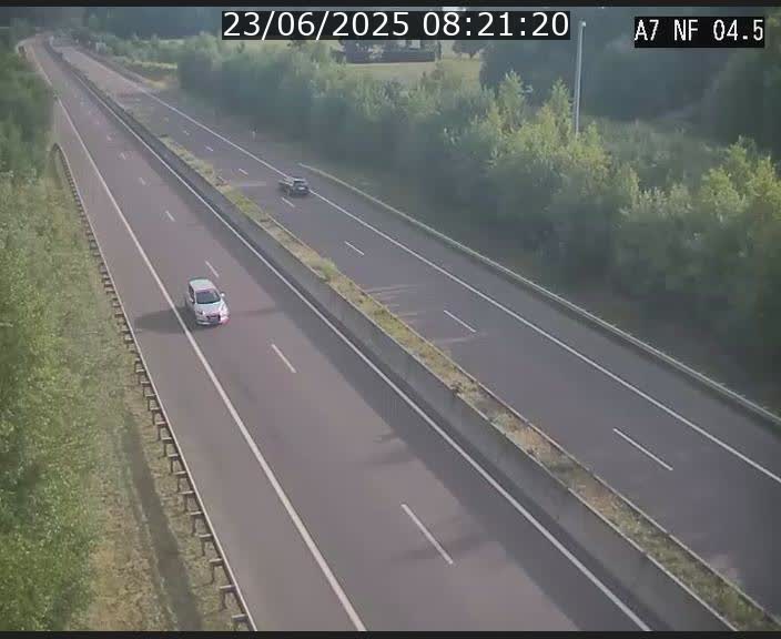 Caméra autoroute Luxembourg A7 - Passage à gibier Rëngelbour - direction Tunnel Grouft