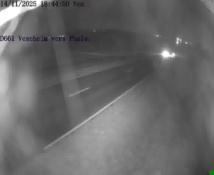 Caméra routière située sur D661 (France) à Vescheim, orientée vers Phalsbourg, surveillant en continu la circulation locale et régionale.
