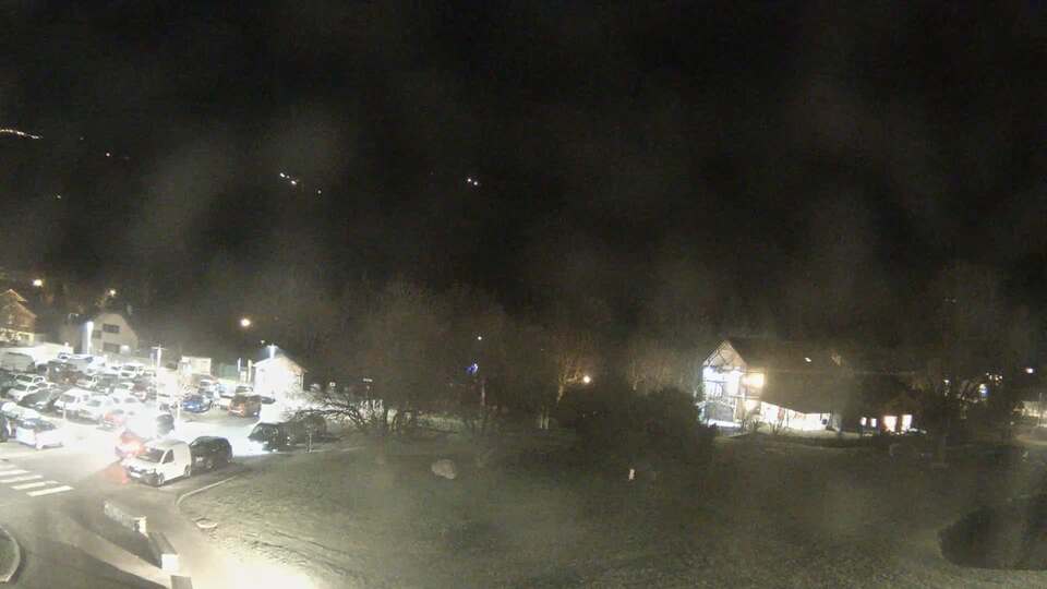 Webcam au niveau de la mairie du village du Bourg d'Oisans, aux pieds de l'Alpe d'Huez et aux portes du parc des Écrins