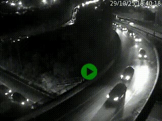 Caméra autoroute à la jonction entre l'A7 et la D301 (Boulevard urbain Sud de Lyon) à Feyzin, au sud de Lyon. Vue orientée vers Mions