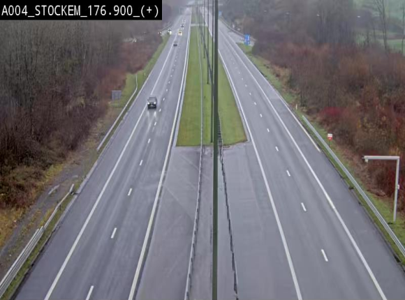 Webcam au-dessus de l'E411 sur la N83 à hauteur de la sortie Stockem. Vue orientée vers Arlon