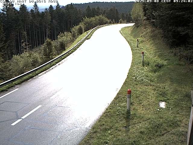 Webcam à 406 mètres d'altitude au niveau du col du haut du bois sur la RD32