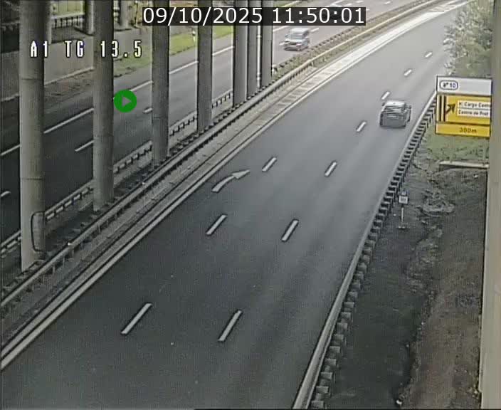 Traffic live webcam Luxembourg Senningen - A1 direction Luxembourg - BK 13.5