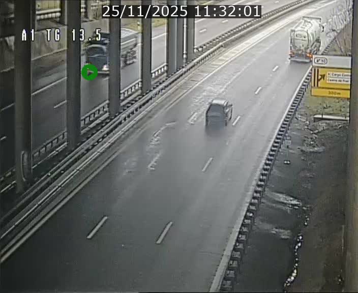 Traffic live webcam Luxembourg Senningen - A1 direction Luxembourg - BK 13.5